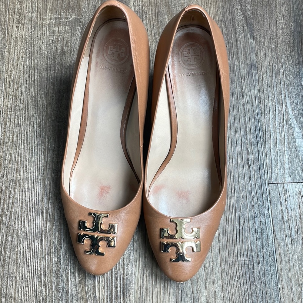 Tory Burch Laura heels size 9.5 tan color
